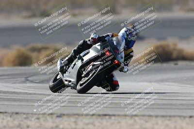 media/Nov-16-2025-Race Pace (Sun) [[8c5fa54630]]/Non Verified Riders (1st 20 Minutes)/1-Turn 14 (10am)/